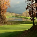 Golf Valcurone Semesteranläggning (resort) Momperone