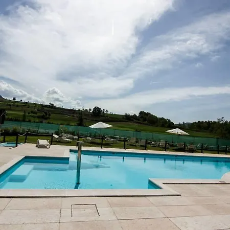 Golf Valcurone 度假村 *